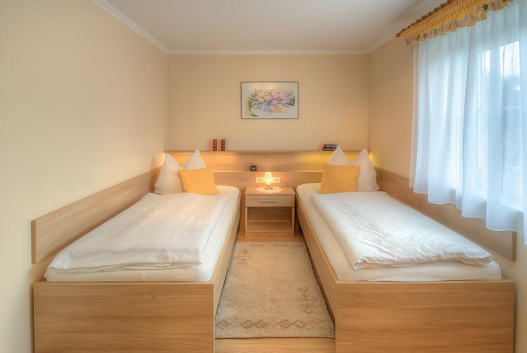 Ferienwohnungen Franziska Hackl Bad Birnbach Zimmer foto